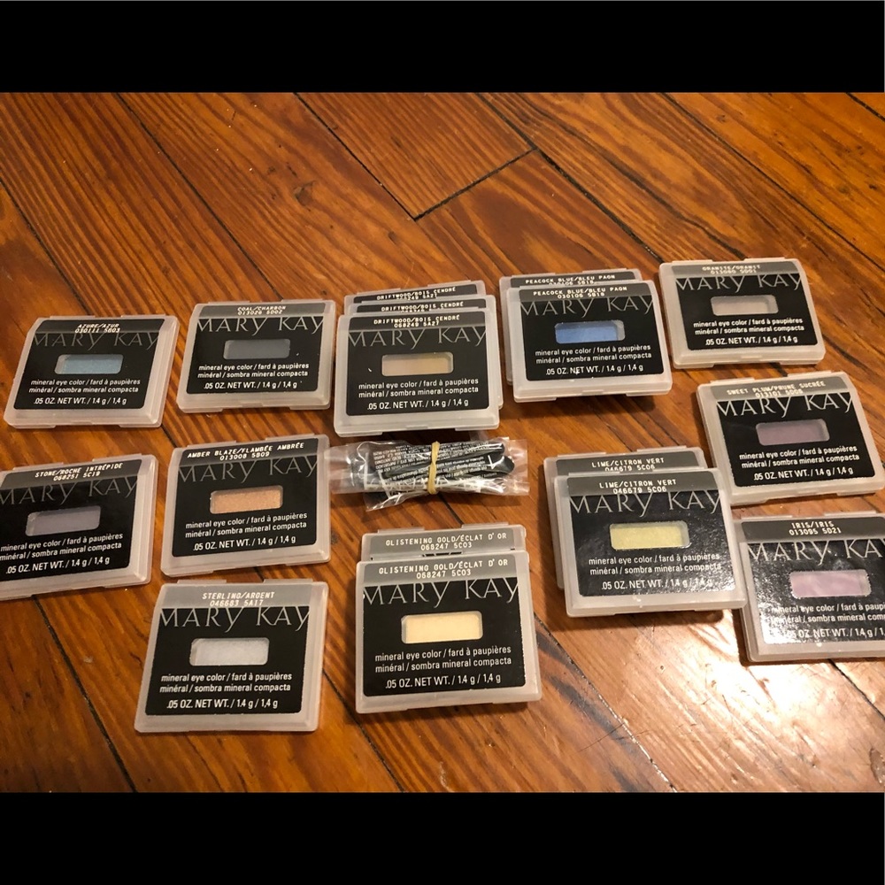 Mary Kay eye shadow - 17